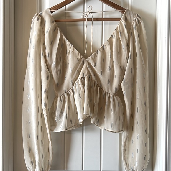 H&M cream silver jacquard pattern peplum blouse, size small - Picture 7 of 11